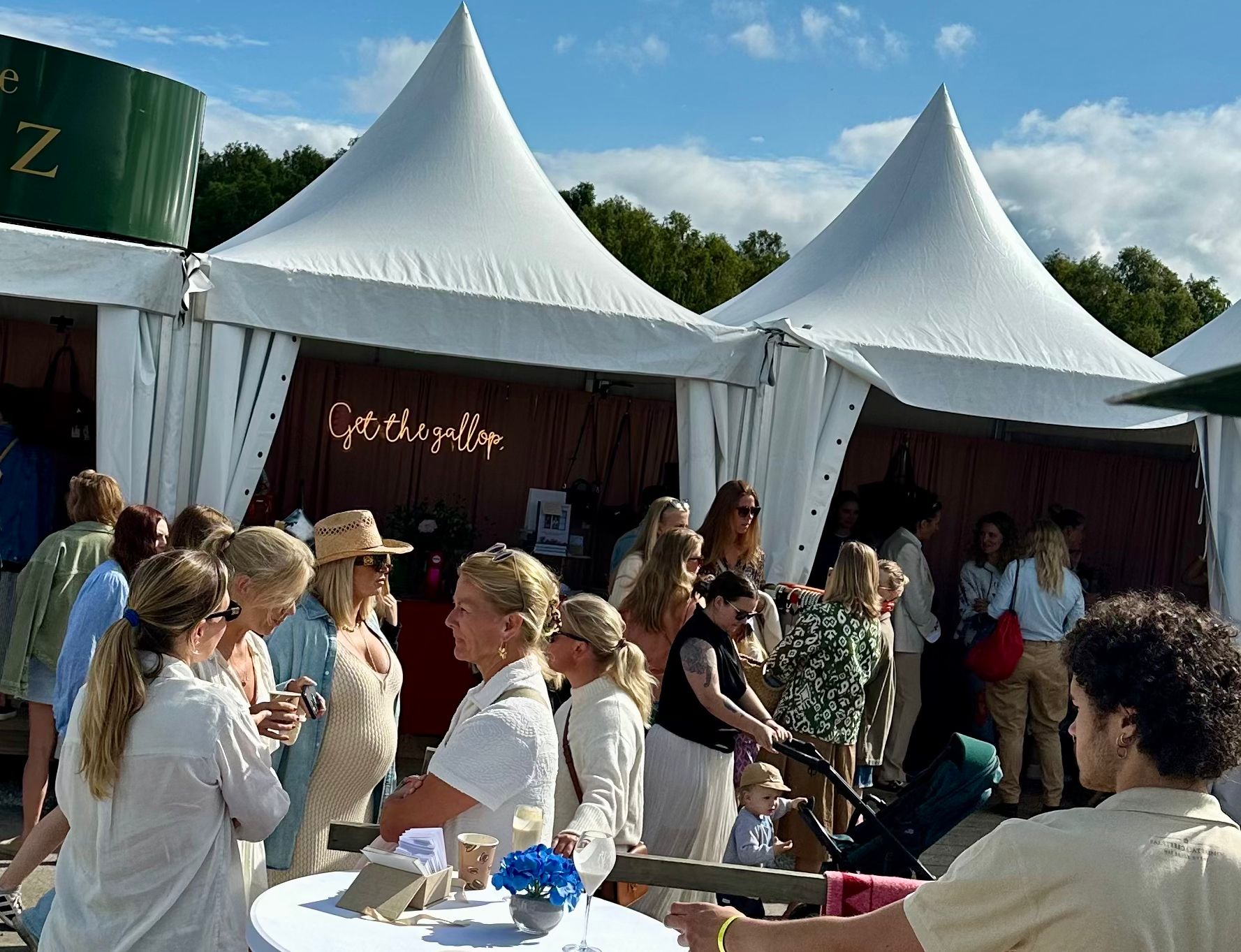 Hästar, sol, sand och show