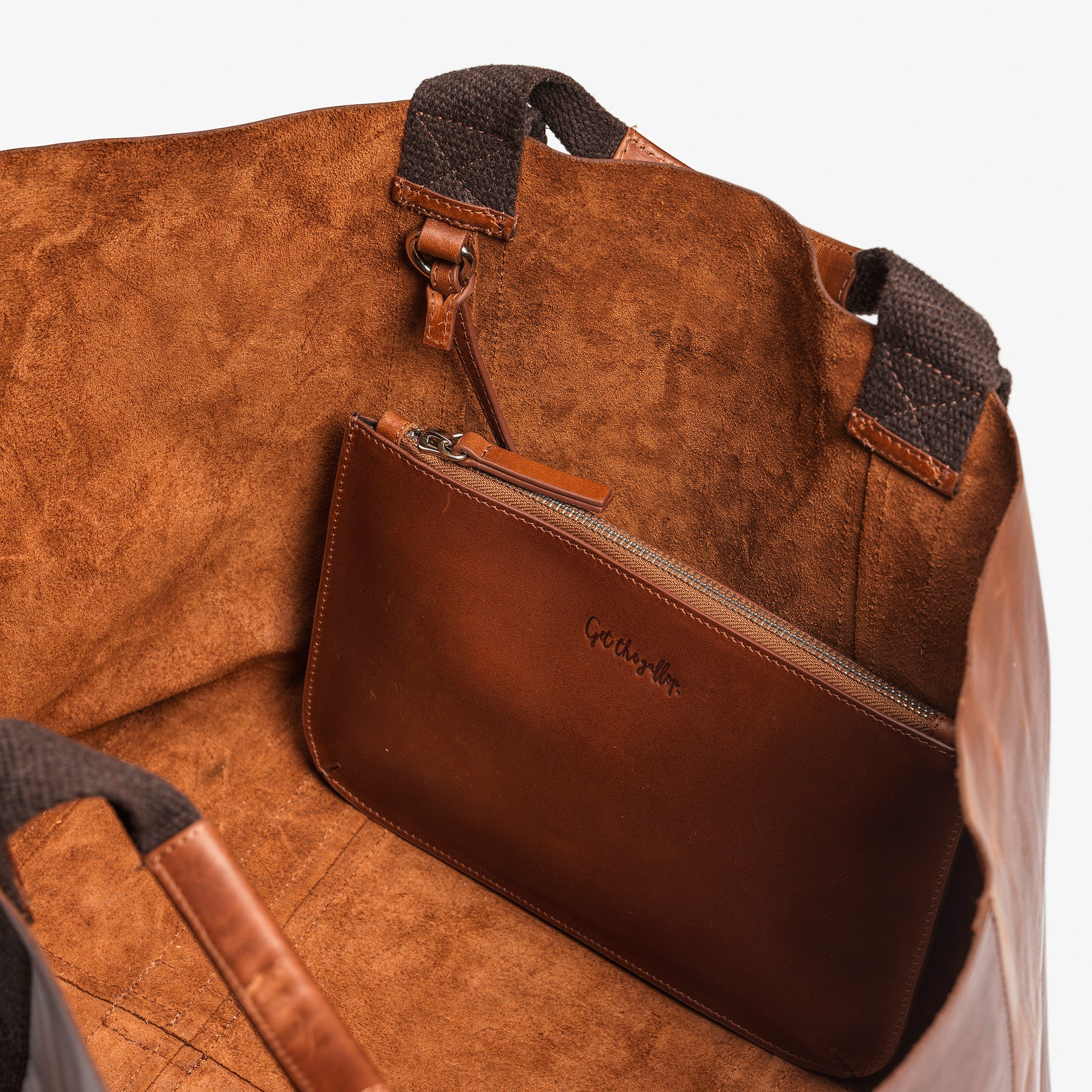 Hay Bag Medium in Pull Up Leather - Brown