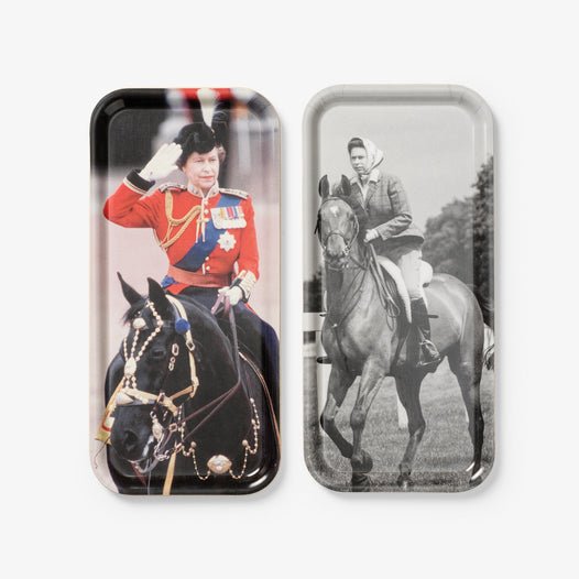 The Queen and her horses  - set of 2 trays