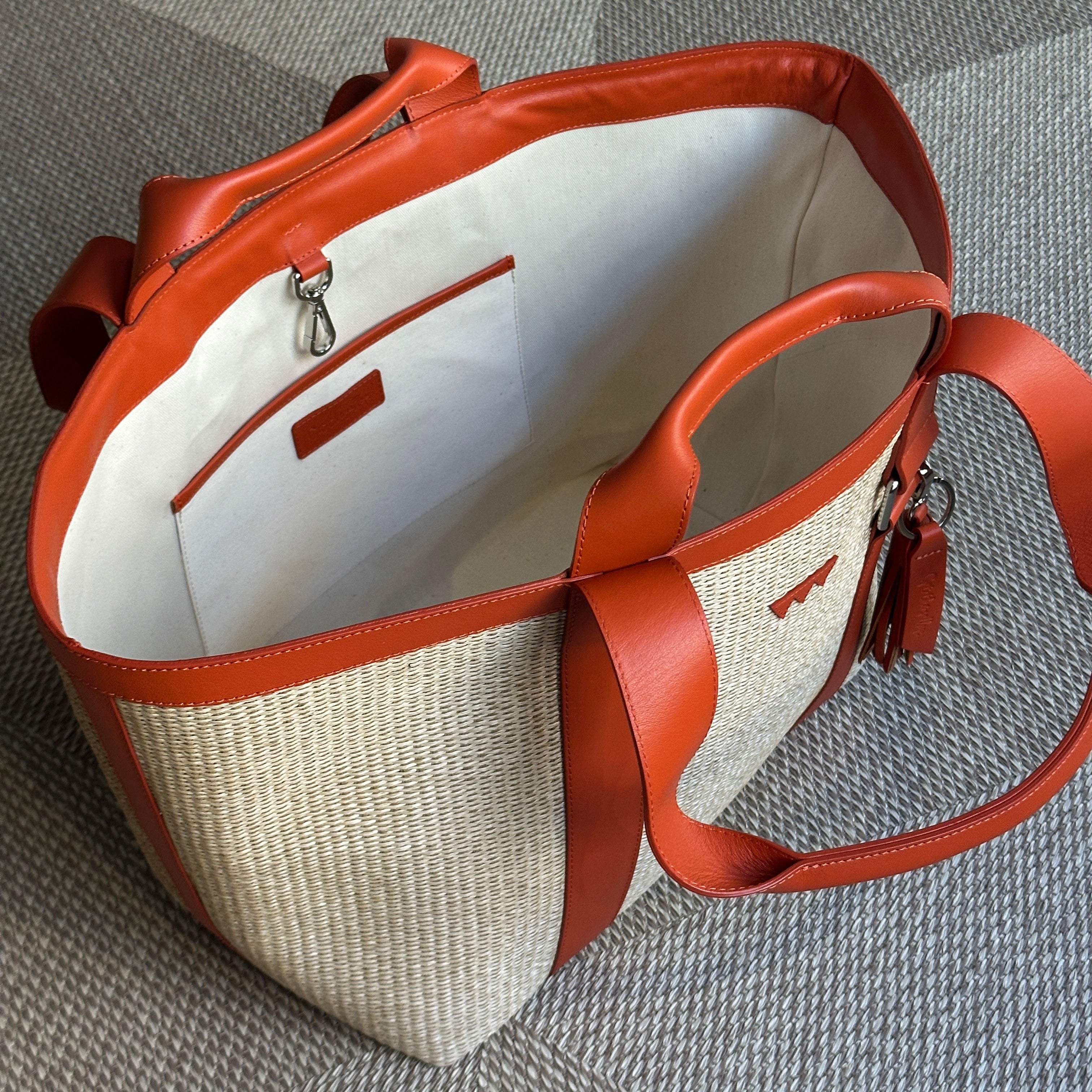 GettheGallop_HayBagMedium_Raffia_tote_Image1.jpg