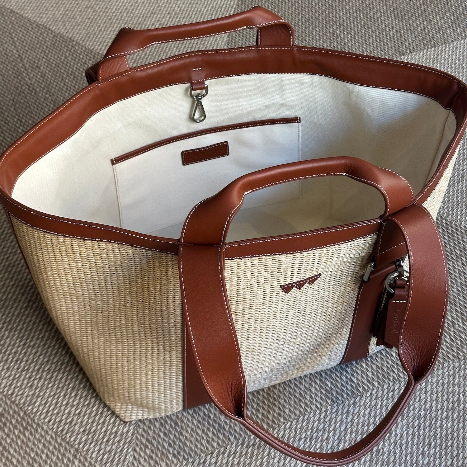 GettheGallop_HayBagMedium_Raffia_tote_Image12.jpg