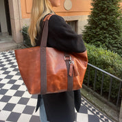 Hay Bag Medium in Pull Up Leather - Brown