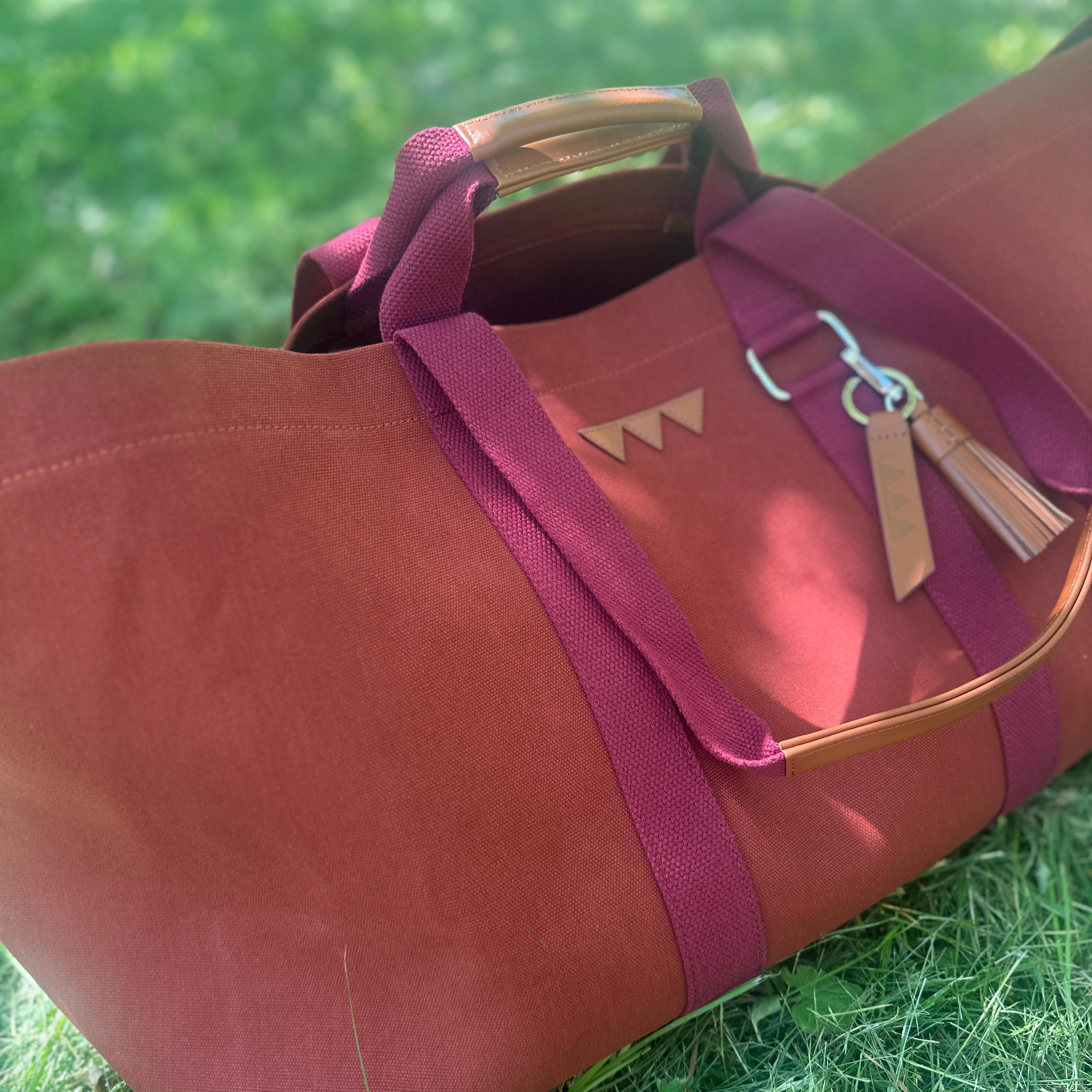 GettheGallop_HayBag_Tote_Canvas_4.png