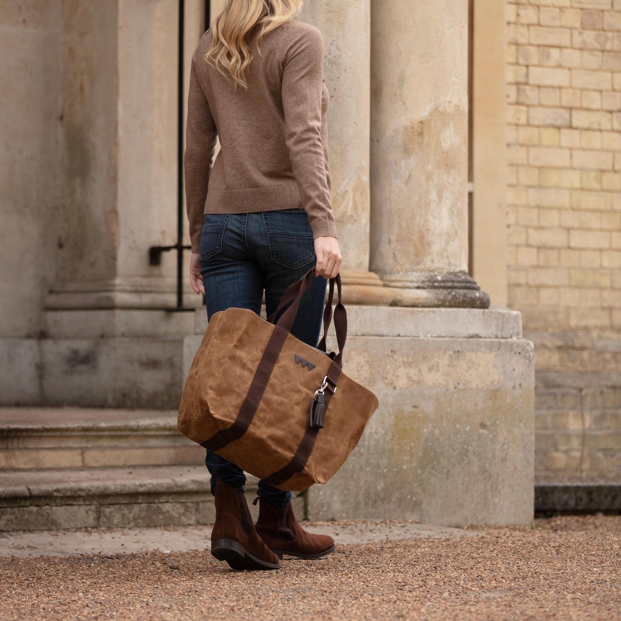 Hay Bag Medium Waxed Cotton Canvas – Fox