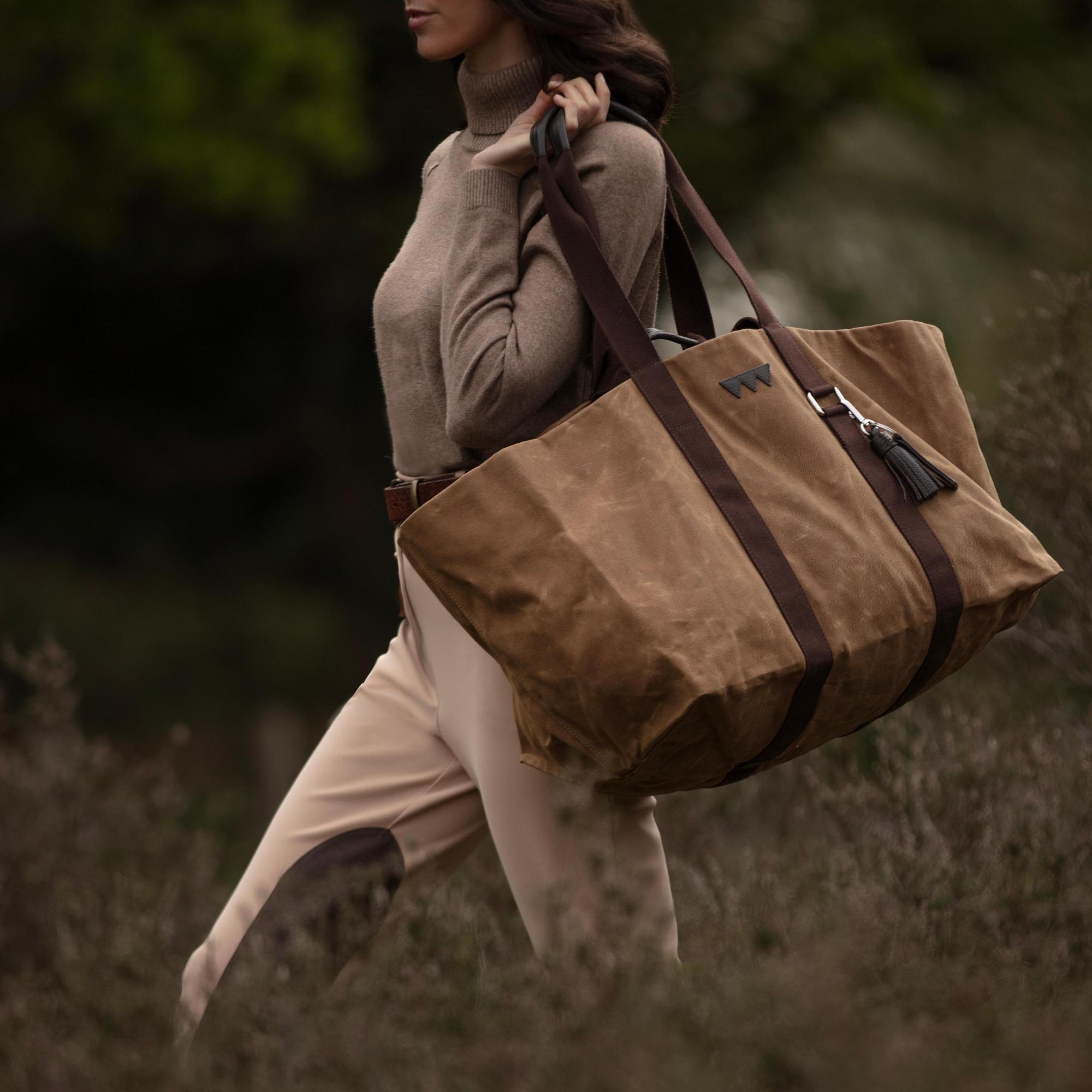 GettheGallop_HayBag_Waxed_canvas_Brown_Equestrian_Weekend_1_1_1.jpg