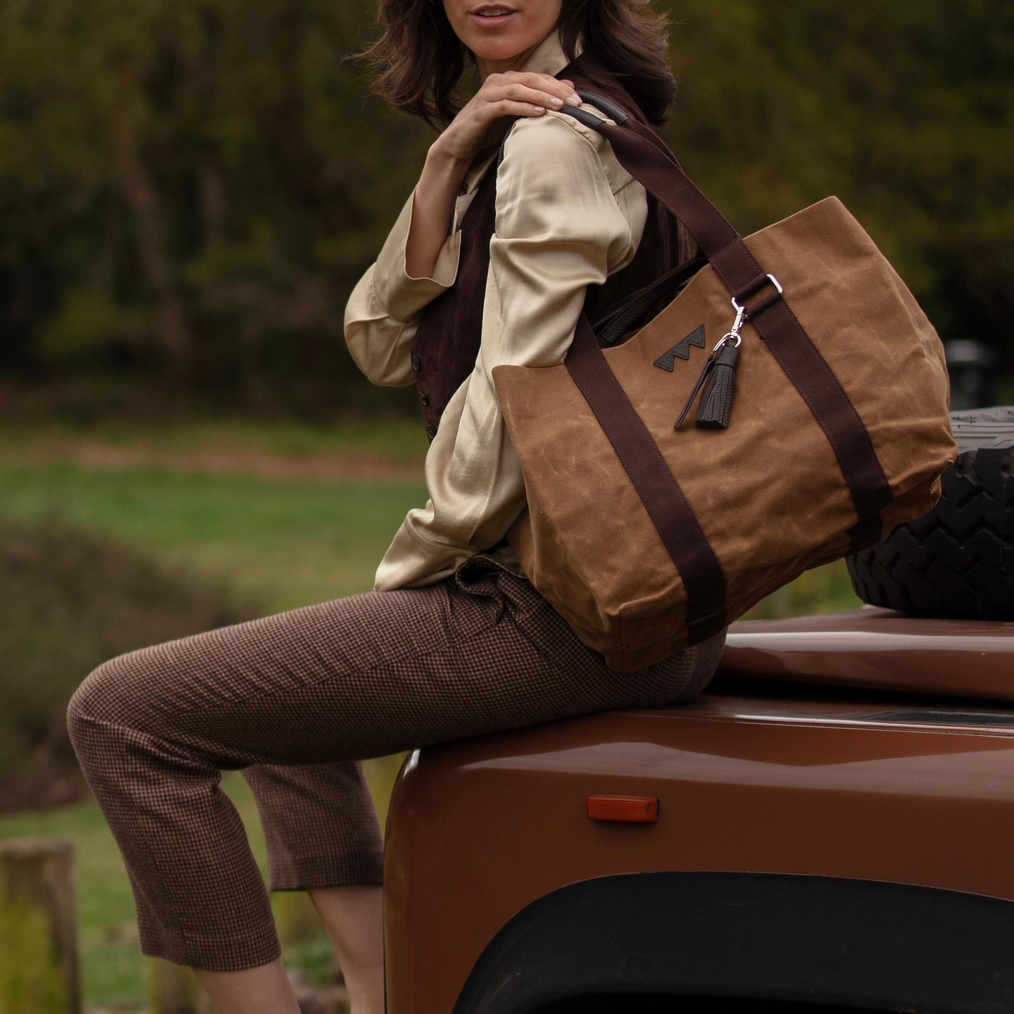 GettheGallop_HayBag_Waxed_canvas_Green_Tote_LandRover_1_1.jpg