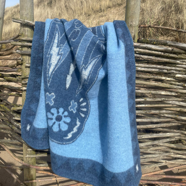 GettheGallop_HorseLoversUnite_Blue_Wool_Blanket.png