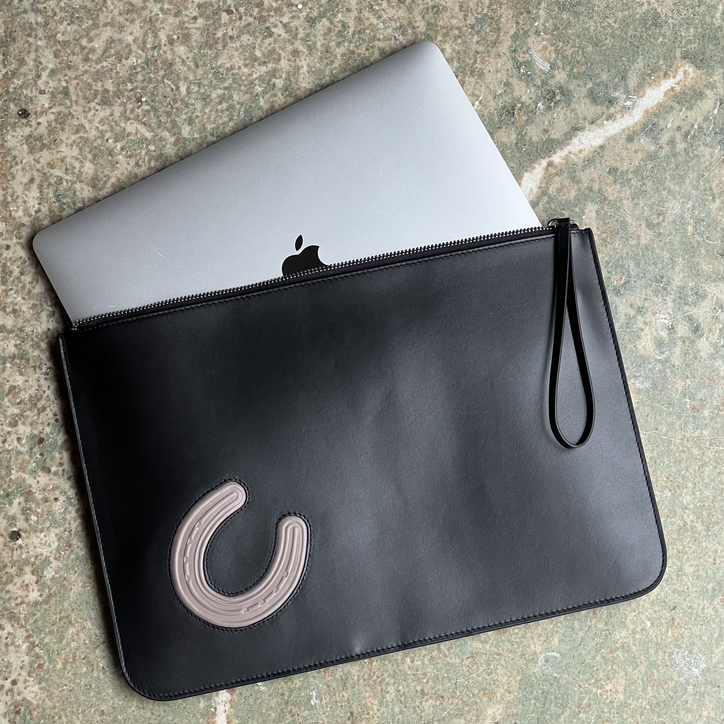 Horseshoe Laptop Case - Black