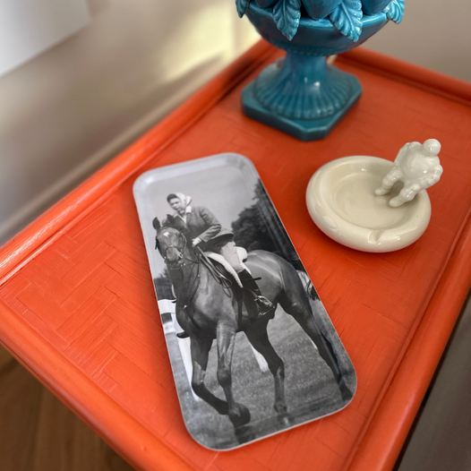 The Queen and her horses  - set of 2 trays