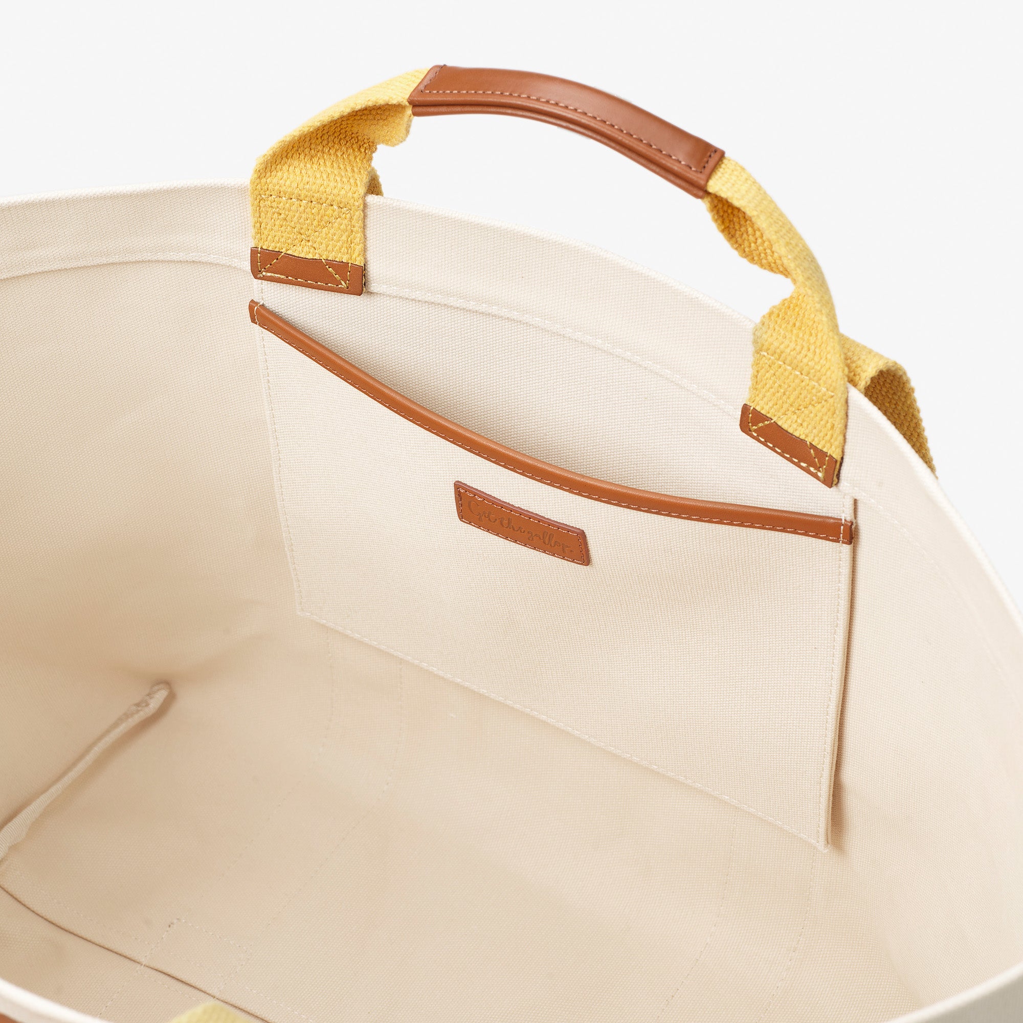 Getthegallop_HayBag_Medium_Falsterbo_SandMustard_2_2000px.jpg