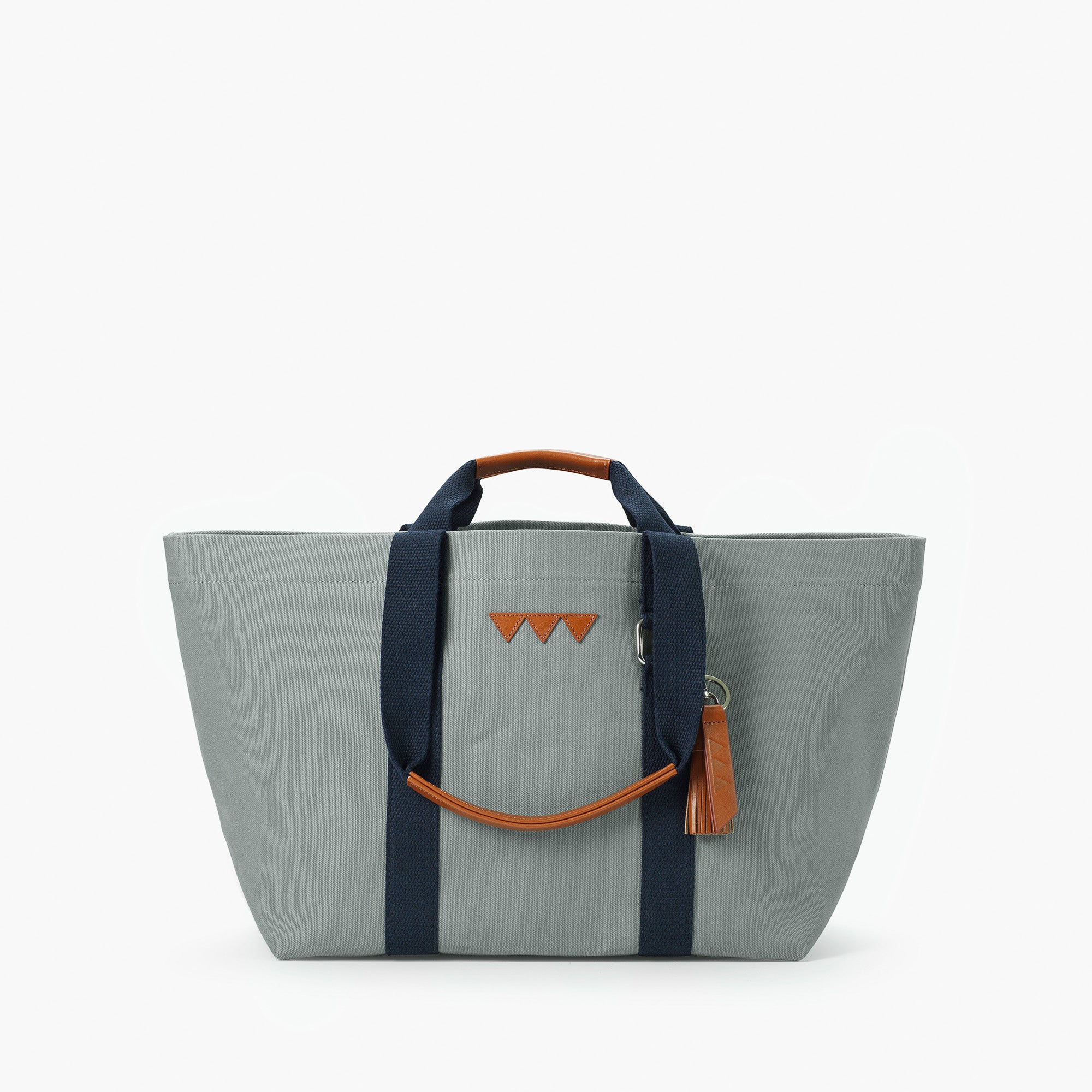 Getthegallop_HeyBag_Medium_Falsterbo_LightblueNavy_1_2000px_0c110aa7-5039-46a1-8ff1-4669b3074a00.jpg