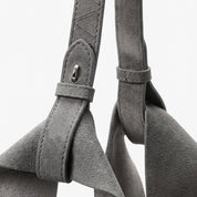 The Shopper – Graues Wildleder